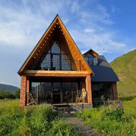 Grand Mountain Cottage, хотел в Казбеги