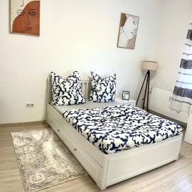 Schönes Zimmer in einer 3er WG-Wohnung geeignet für einen Mann shared apartment