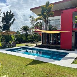 La Casa Pina Pacifica near La Fortuna – hotel w mieście San Ramón