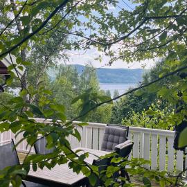Hilltop fjord cottage, hotell sihtkohas Krokstrand