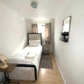Pendleton Valley, hotel sa Peterborough