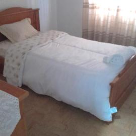 Modest Private room near airport lisbon