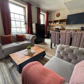 The Sandford Park Townhouse 6 Bed Sleeps 12 Entire Apartment