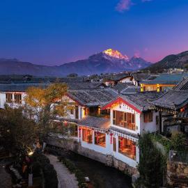 Lijiang MuYa Chinese Courtyard Hotel with Water View