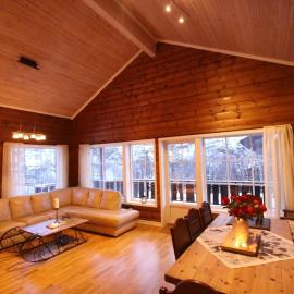 Spacious Wood Cabin 50 min from Bergen