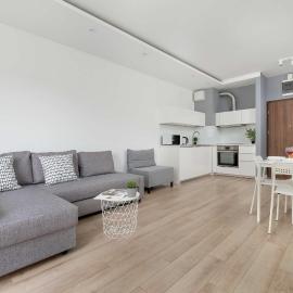 Kilińskiego Spacious Apartment with Parking in Łódź by Noclegi Renters