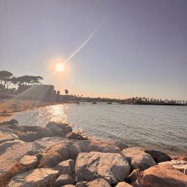 Appartement Cozy T2 proche de la mer, hotel in Saint-Aygulf