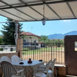 Helen's studio, Hotel in Leptokaryá