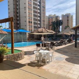 Eldorado Flat Service Host Hub | Localização Top em frente ao Clube Privé, hotel in Caldas Novas