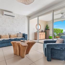 Le Royale Blue, magnifique vue sur le lagon appartement 4p, Hotel in Marigot