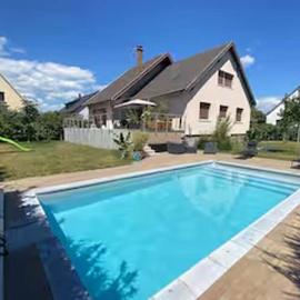 Maison - piscine privée - 6 personnes - 20 min du centre à pied, hotel Colmarban