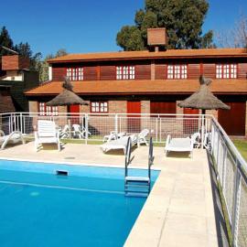 Complejo Steffen, hotel u gradu 'Merlo'