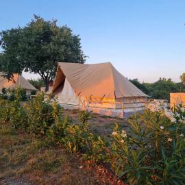 Camp Robeko, hotel u Skradinu