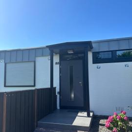 Bungalow kleine Deichperle, Strand, Deich und ein wunderschöner kleiner Ort in unmittelbarer, fußläufger Nähe!, hotel di Lemmer