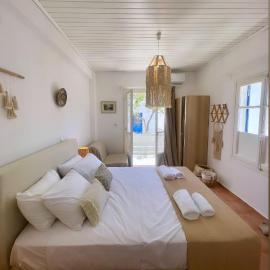 Batis Andros Rooms