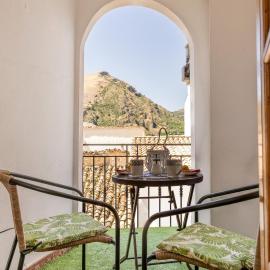 Apartamento en Cazorla con balcón privado y vistas a la montaña