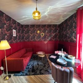 RED SPARROW -T2 avec jacuzzi, хотел в Шатору