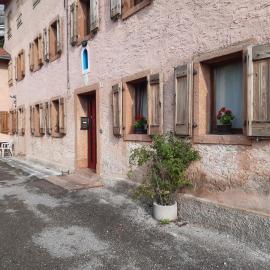 Al Viandante Casa Rosa, hotel in Ponte nellʼAlpi