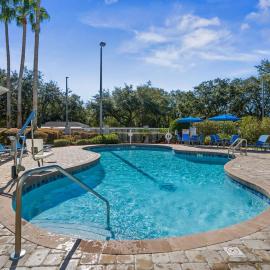 Condo near Disney Springs-Free shuttle to Parks