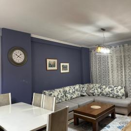 Modern 2BR Apartment with Living Room and Private garage, hotel u gradu 'Kashari'