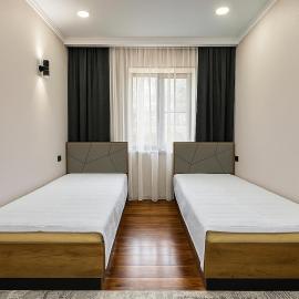 Anara Lakeview Central Apartment