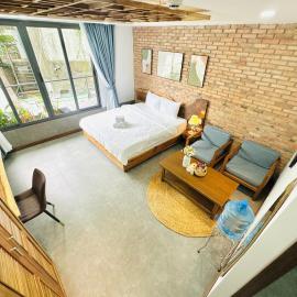 205MSNK Spacious Studio l Window & Kitchen
