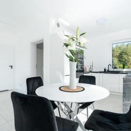 Luksusowy Apartament Pod Lasem Szczecin-Pilchowo EV Stacja ładowania, hotelli kohteessa Pilchowo