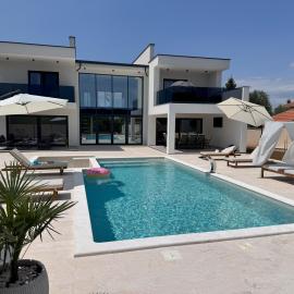 Villa Lustria, hotel u gradu Labin