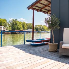 Captains Danube Houseboat - Bratislava, hotel a Jarovce