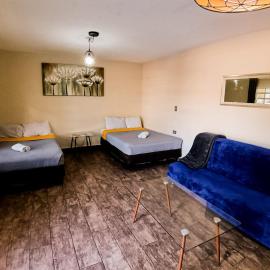 Yellow breeze loft, Paseo Durango
