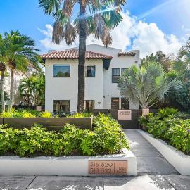 Hacienda Flamingo Unit 3 - Modern 1BR Hideaway with Double Queen Beds