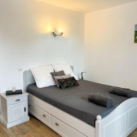 Studio Paisible، فندق في Gien-sur-Cure