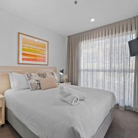 Belle Escapes - Beachside Apartment in Glenelg, hotel a Glenelg
