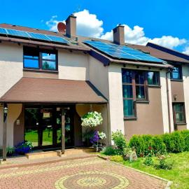 Homies Inn, hotel sa Celiny