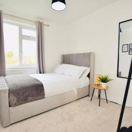 Spacious Central Oxford Detached Home
