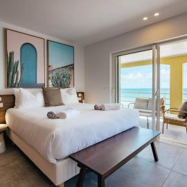 Suite 5 Mogador Residence, 2BR, brand-new, rare & luxury, beachfront, hotel i Grand Case