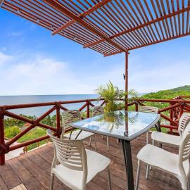 Ocean View 3BR Condo, Pool, Walk to Beach at Pájaro de Fuego | Casa Vista Ballena، فندق في سايوليتا
