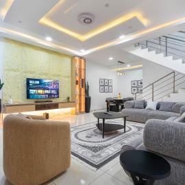Oniru VI 4BR 4BA - Spacious, Fast Wifi, Pool, Free Parking