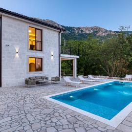 Villa 53, хотел в Lapčići