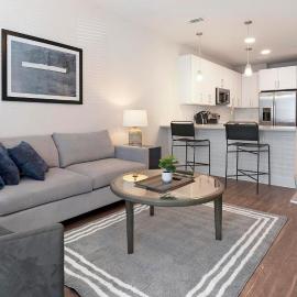 Landing Stunning 1BD Yoga Studio Gym