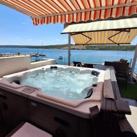 Apartmani More Luxury apartment with whirpool and terace 50 m2, hotel v mestu Posedarje