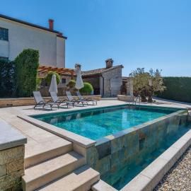 Villa Krajcar, rustic simplicity hugged by nature