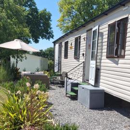 Llanarmon-yn-Ial Mold 3-Bed Caravan Sleeps 6, hotel in Llandegla