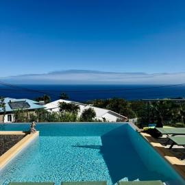 La Villa Des Oliviers chambres d hôtes, hotel i Petite-Île