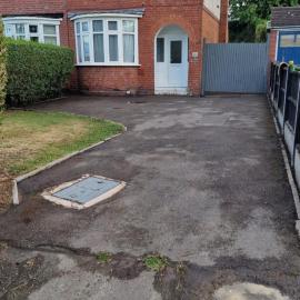 L & J ESCAPES-4 BEDROOMs SUITABLE FOR CONTRACTORS AND FAMILIES- LARGE PRIVATE PARKING-10 MINUTES TO M6 JUNCTION 9
