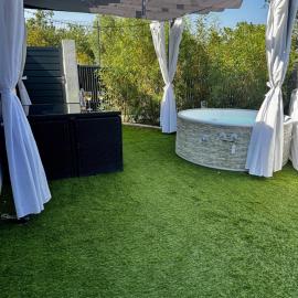 Le Monde Éphémère d Emilie Logement indépendant 2étoiles avec jacuzzi, hotel em Rocbaron