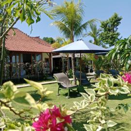 Uma Desa - Surf And Stay Medewi, Hotel in Airsatang