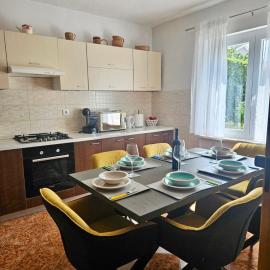 Apartmani Anna – hotel w mieście Omišalj