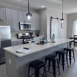 Spacious 3 bed 2 bath with King Master in Sycamore, hotel di Sycamore