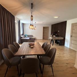 Chata pri potoku 1, hotel vo Valči